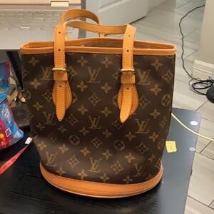 LV Mono Bucket Pm